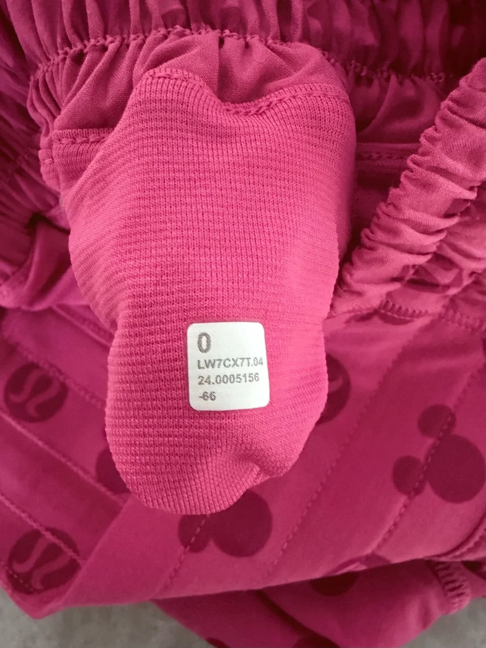 Disney x Lululemon Hotty Hot High-Rise Short 4" - Lip Gloss Pink / Size 0 - Picture 3 of 3
